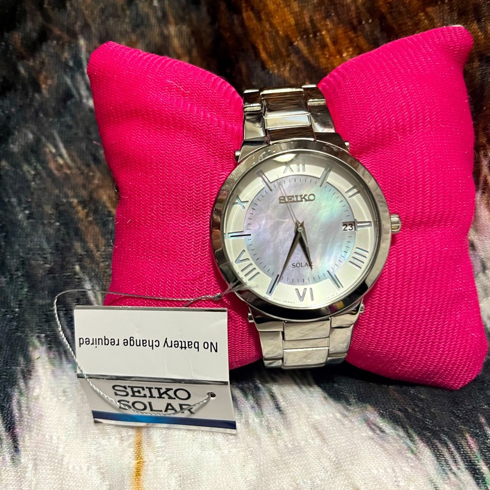 Seiko Solar Silver Ladies Watch- 28mm, LIKE NEW